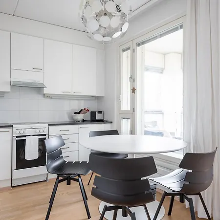 2 Bedroom With Sauna, Free Parking And Center Location