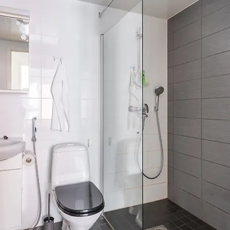 2 Bedroom With Sauna, Free Parking And Center Location Apartment